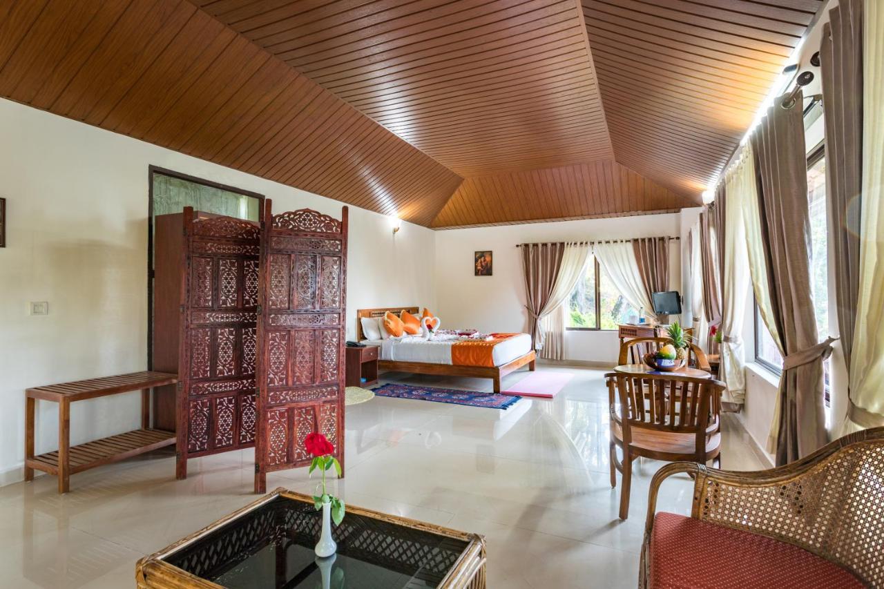 Violet Woods Hotel Munnar Buitenkant foto