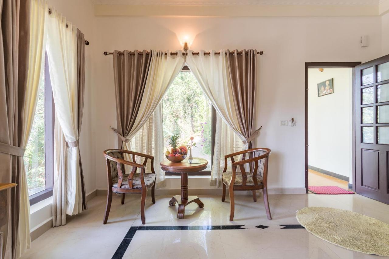 Violet Woods Hotel Munnar Buitenkant foto