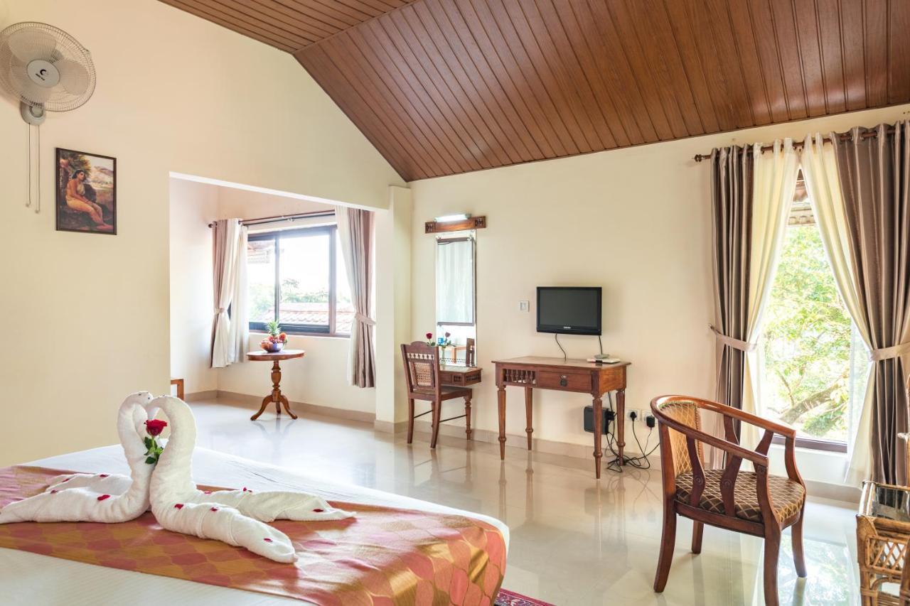 Violet Woods Hotel Munnar Buitenkant foto